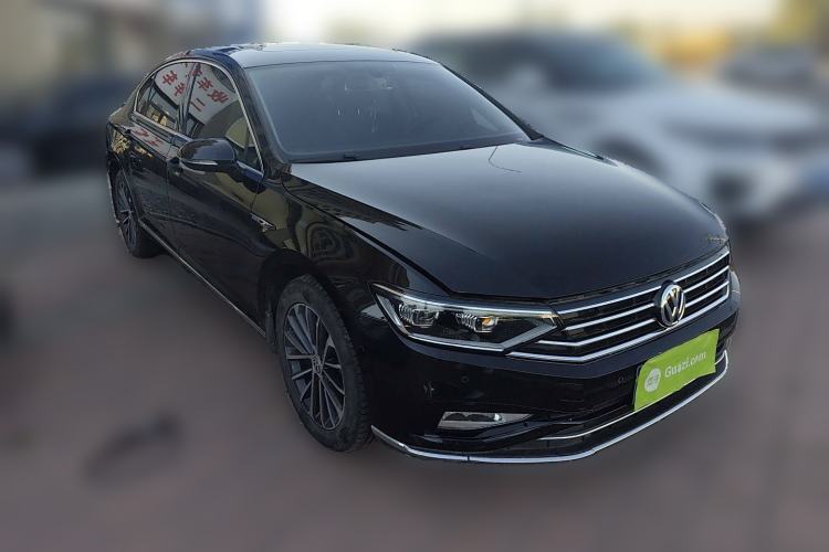 Used Volkswagen Magotan 2020 330TSI DSG Luxury Edition Front Right 45 Deg