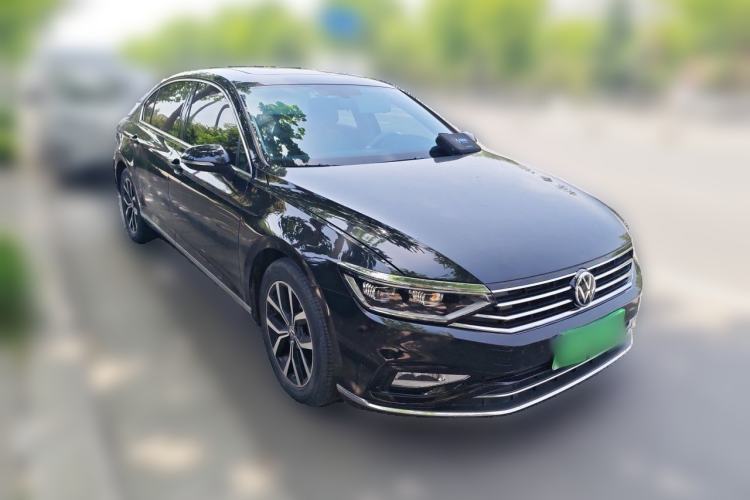 Used Volkswagen Magotan 2020 330TSI DSG Luxury Edition Front Right 45 Deg