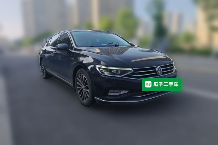 Used Volkswagen Magotan 2020 330TSI DSG Luxury Edition Front Right 45 Deg