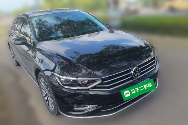 Used Volkswagen Magotan 2020 330TSI DSG Luxury Edition Front Right 45 Deg