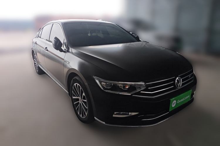 Used Volkswagen Magotan 2020 330TSI DSG Luxury Edition Front Right 45 Deg