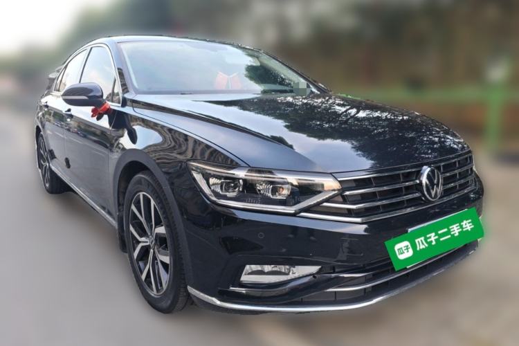 Used Volkswagen Magotan 2020 330TSI DSG Leading Model Front Right 45 Deg