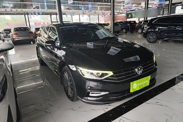 Used Volkswagen Magotan 2020 330TSI DSG Luxury Edition Front Right 45 Deg