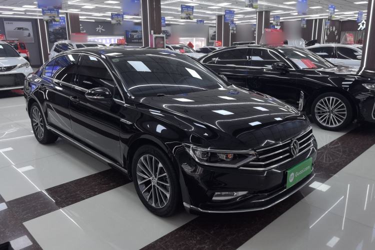 Used Volkswagen Magotan 2020 330TSI DSG Luxury Edition Front Right 45 Deg
