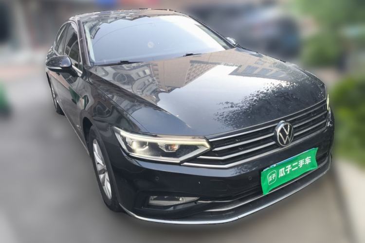 Used Volkswagen Magotan 2020 280TSI DSG Comfort Edition Front Right 45 Deg