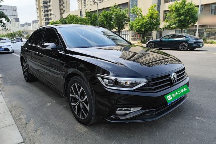 Used Volkswagen Magotan 2020 330TSI DSG Leading Model Front Right 45 Deg