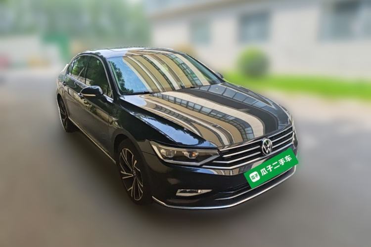 Used Volkswagen Magotan 2020 330TSI DSG Luxury Edition Front Right 45 Deg