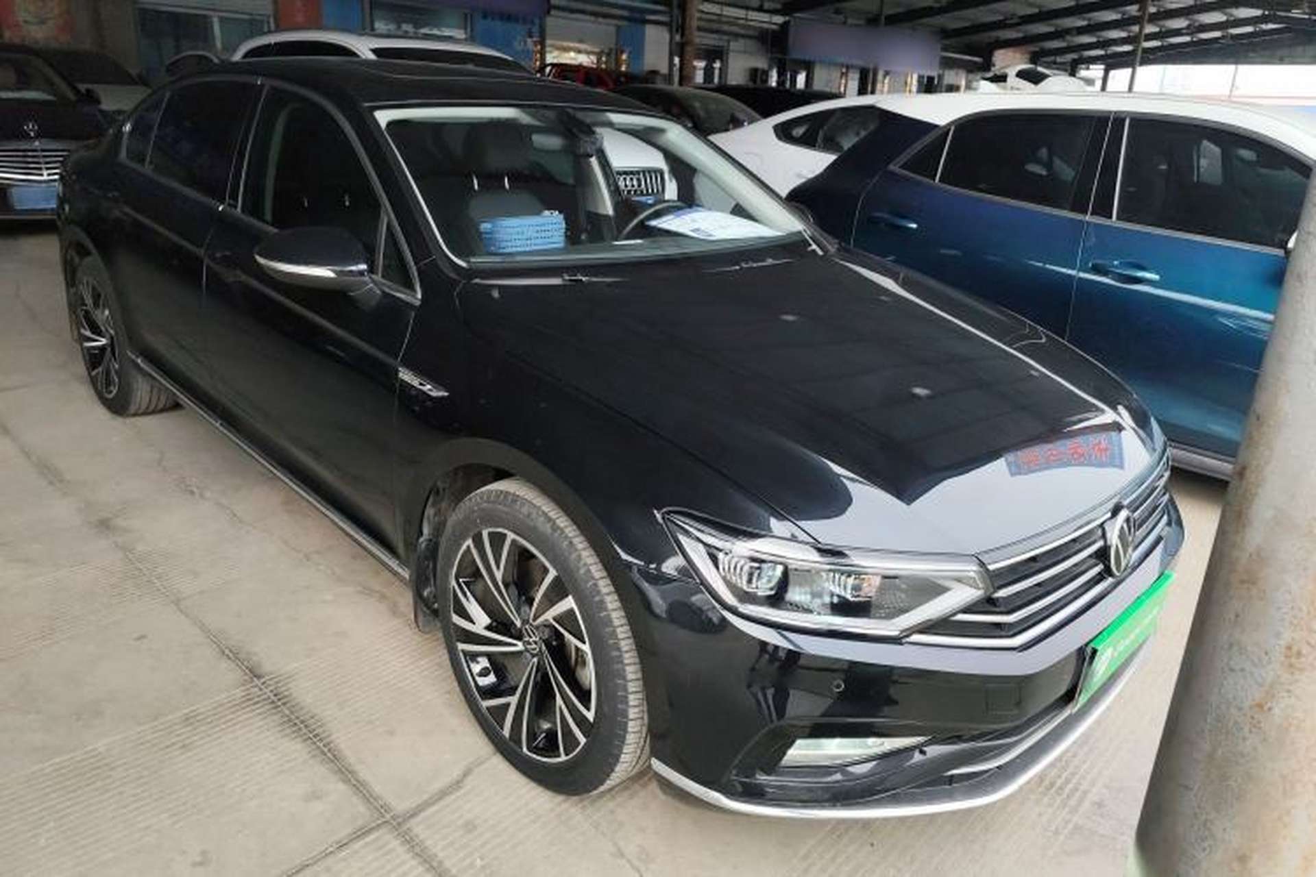 Used Volkswagen Magotan 2020 330TSI DSG Luxury Edition Front Right 45 Deg
