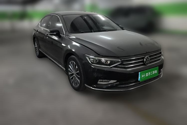 Used Volkswagen Magotan 2020 330TSI DSG Luxury Edition Front Right 45 Deg