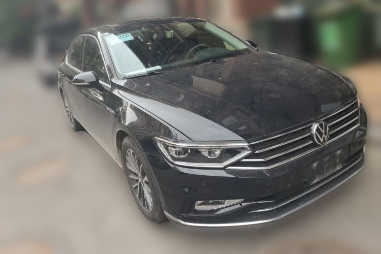 Used Volkswagen Magotan 2020 330TSI DSG Luxury Edition Front Right 45 Deg