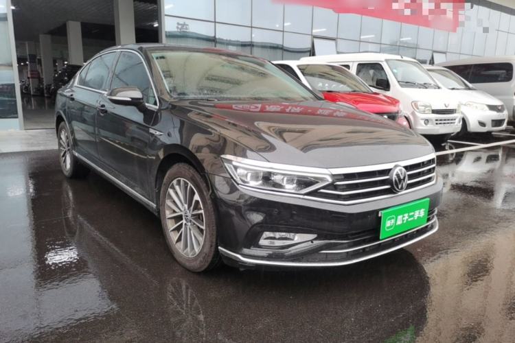 Used Volkswagen Magotan 2020 380TSI DSG Luxury Version Front Right 45 Deg