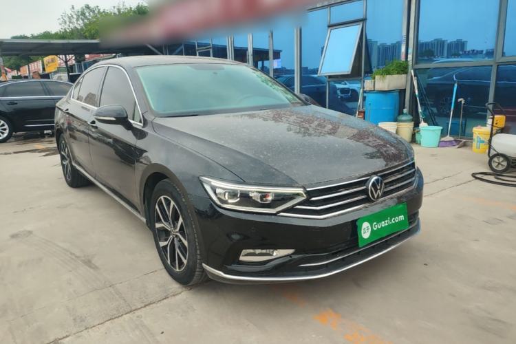 Used Volkswagen Magotan 2020 280TSI DSG Comfort Edition Front Right 45 Deg
