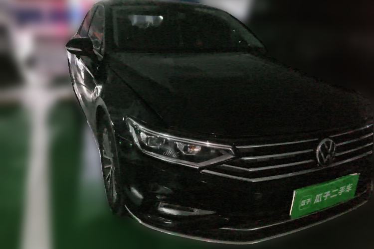 Used Volkswagen Magotan 2020 330TSI DSG Luxury Edition Front Right 45 Deg