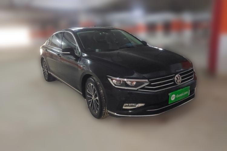 Used Volkswagen Magotan 2020 330TSI DSG Luxury Edition Front Right 45 Deg