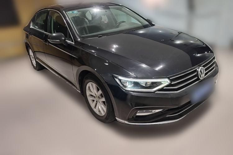 Used Volkswagen Magotan 2020 280TSI DSG Comfort Edition Front Right 45 Deg