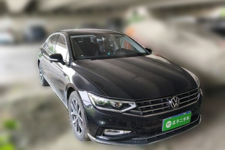 Used Volkswagen Magotan 2020 330TSI DSG Leading Model Front Right 45 Deg