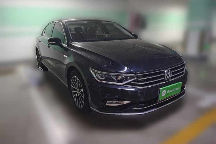 Used Volkswagen Magotan 2020 330TSI DSG Luxury Edition Front Right 45 Deg