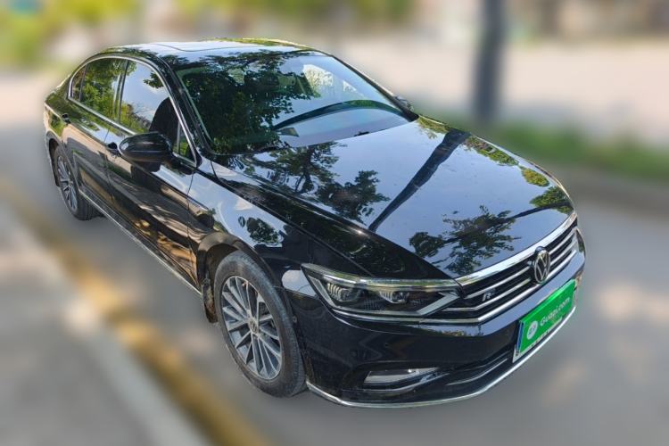 Used Volkswagen Magotan 2020 380TSI DSG Luxury Version Front Right 45 Deg