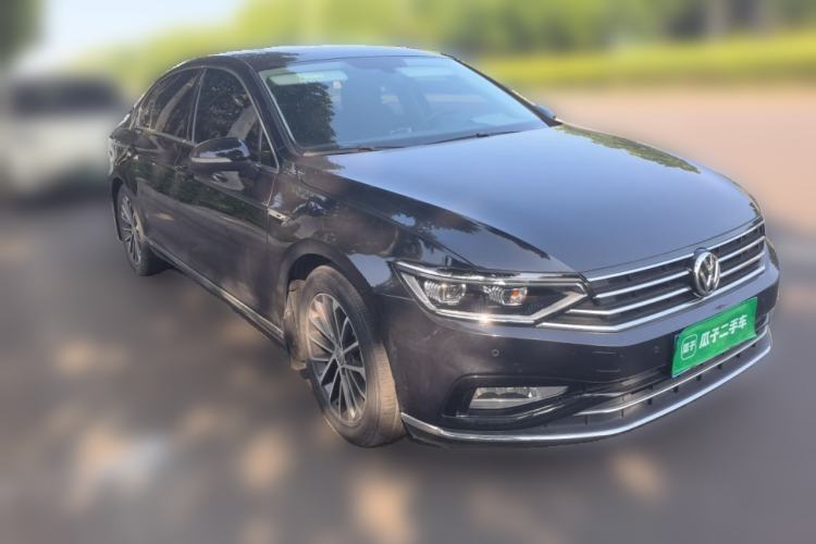 Used Volkswagen Magotan 2020 330TSI DSG Luxury Edition Front Right 45 Deg