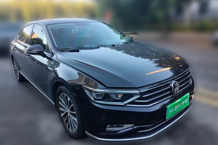 Used Volkswagen Magotan 2020 330TSI DSG Luxury Edition Front Right 45 Deg