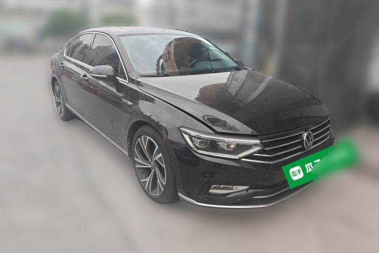 Used Volkswagen Magotan 2020 330TSI DSG Luxury Edition Front Right 45 Deg