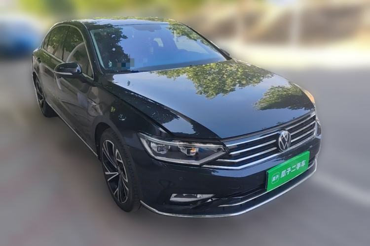 Used Volkswagen Magotan 2020 330TSI DSG Luxury Edition Front Right 45 Deg