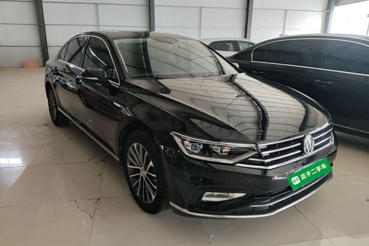 Used Volkswagen Magotan 2020 330TSI DSG Luxury Edition Front Right 45 Deg