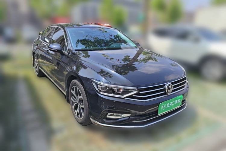 Used Volkswagen Magotan 2020 280TSI DSG Comfort Edition Front Right 45 Deg