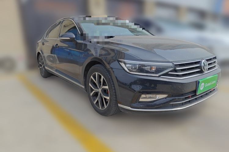 Used Volkswagen Magotan 2020 330TSI DSG Leading Model Front Right 45 Deg
