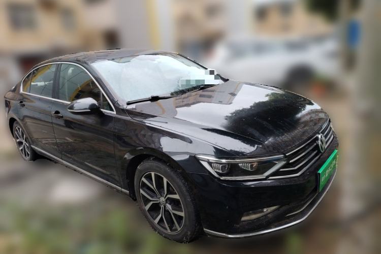 Used Volkswagen Magotan 2020 330TSI DSG Leading Model Front Right 45 Deg