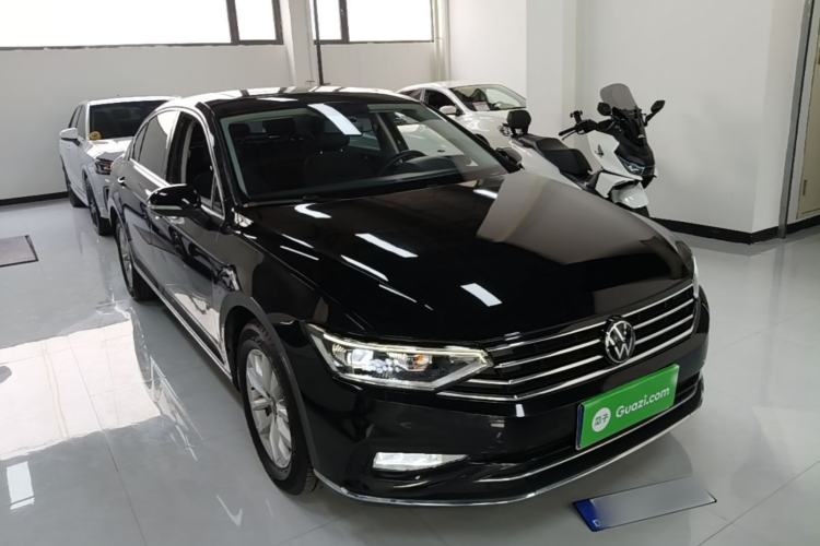 Used Volkswagen Magotan 2020 280TSI DSG Comfort Edition Front Right 45 Deg