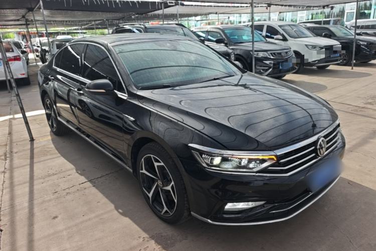 Used Volkswagen Magotan 2020 380TSI DSG Luxury Version Front Right 45 Deg