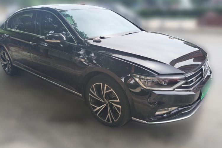 Used Volkswagen Magotan 2020 330TSI DSG Luxury Edition Front Right 45 Deg