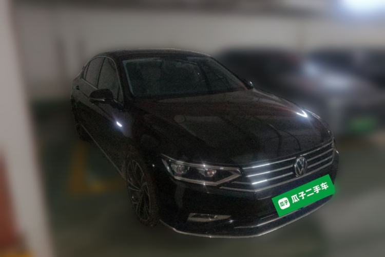 Used Volkswagen Magotan 2020 330TSI DSG Luxury Edition Front Right 45 Deg