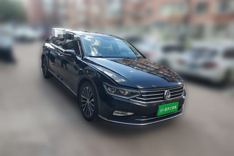 Used Volkswagen Magotan 2020 330TSI DSG Luxury Edition Front Right 45 Deg