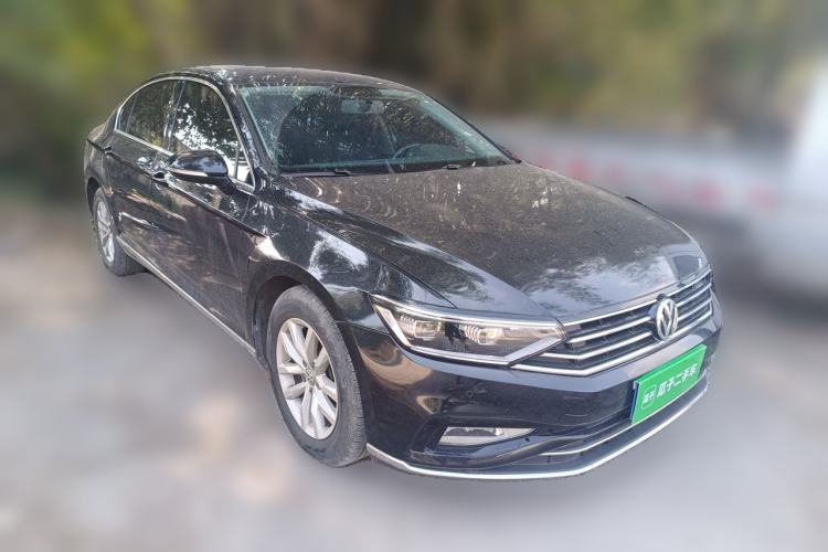 Used Volkswagen Magotan 2020 280TSI DSG Comfort Edition Front Right 45 Deg