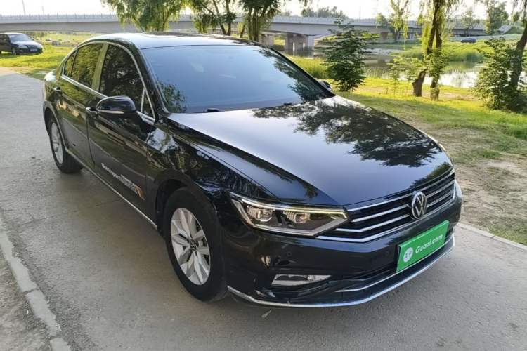 Used Volkswagen Magotan 2020 280TSI DSG Comfort Edition Front Right 45 Deg
