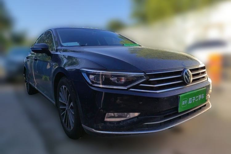 Used Volkswagen Magotan 2020 330TSI DSG Luxury Edition Front Right 45 Deg