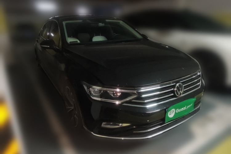 Used Volkswagen Magotan 2020 330TSI DSG Luxury Edition Front Right 45 Deg