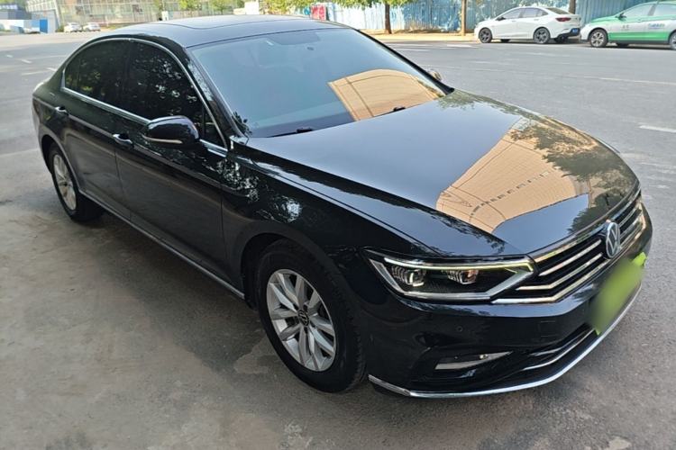 Used Volkswagen Magotan 2020 280TSI DSG Comfort Edition Front Right 45 Deg