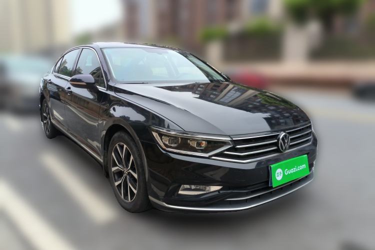 Used Volkswagen Magotan 2020 330TSI DSG Leading Model Front Right 45 Deg