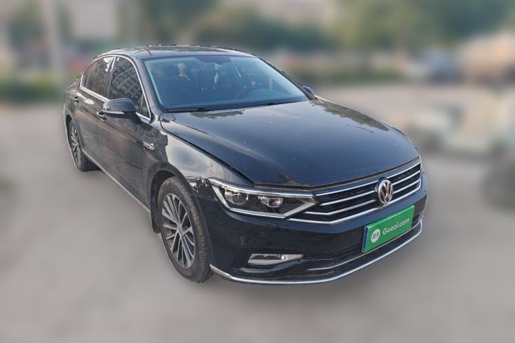 Used Volkswagen Magotan 2020 330TSI DSG Luxury Edition Front Right 45 Deg