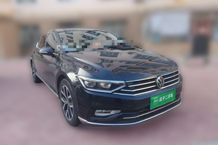 Used Volkswagen Magotan 2020 280TSI DSG Comfort Edition Front Right 45 Deg