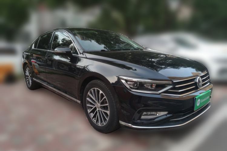 Used Volkswagen Magotan 2020 330TSI DSG Luxury Edition Front Right 45 Deg