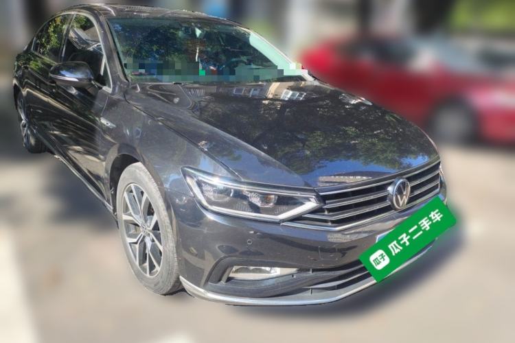 Used Volkswagen Magotan 2020 330TSI DSG Luxury Edition Front Right 45 Deg