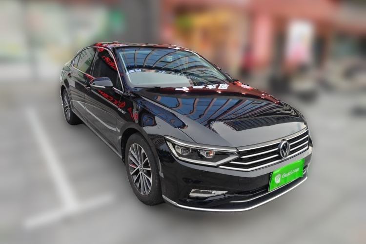 Used Volkswagen Magotan 2020 330TSI DSG Luxury Edition Front Right 45 Deg