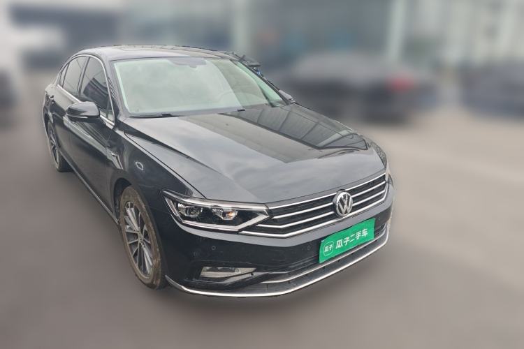 Used Volkswagen Magotan 2020 330TSI DSG Luxury Edition Front Right 45 Deg