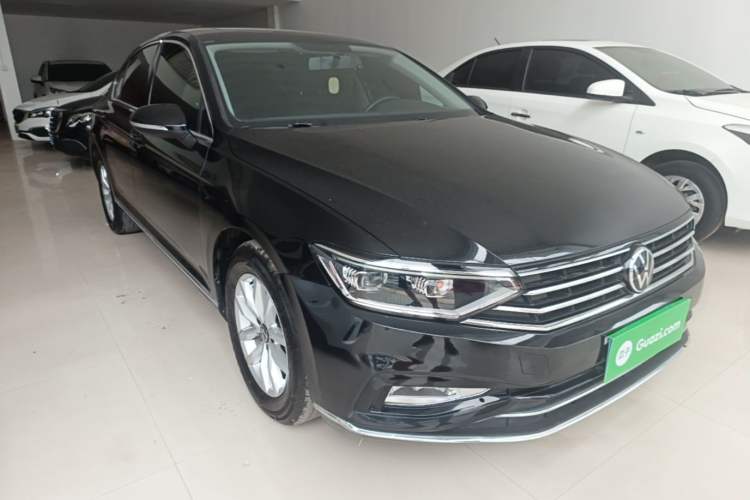Used Volkswagen Magotan 2020 280TSI DSG Comfort Edition Front Right 45 Deg