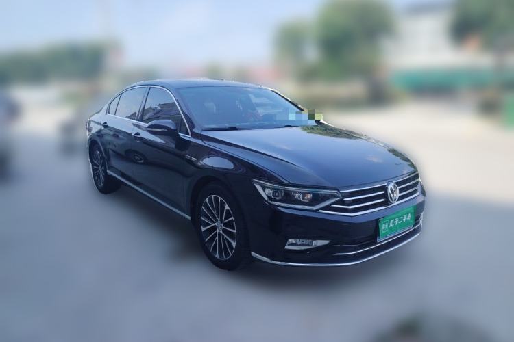 Used Volkswagen Magotan 2020 330TSI DSG Luxury Edition Front Right 45 Deg