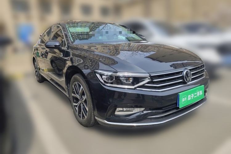 Used Volkswagen Magotan 2020 330TSI DSG Leading Model Front Right 45 Deg